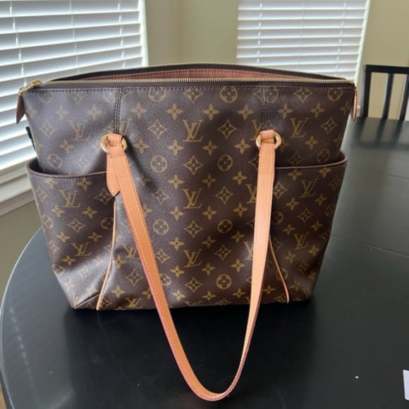 LOUIS VUITTON TOTALLY MM TOTE BAG MINT CONDITION - Picture 4 of 16